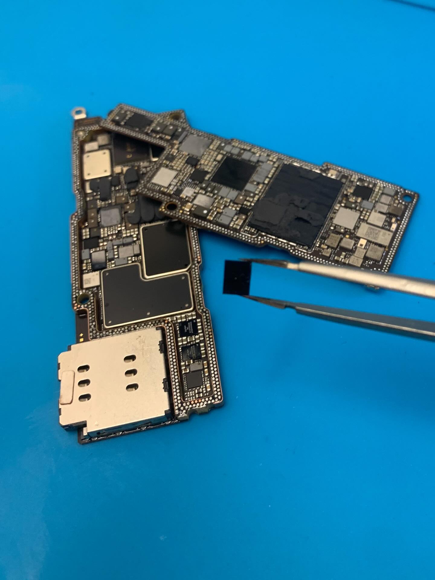 Επισκευή πλακέτας iPhone 14 Pro