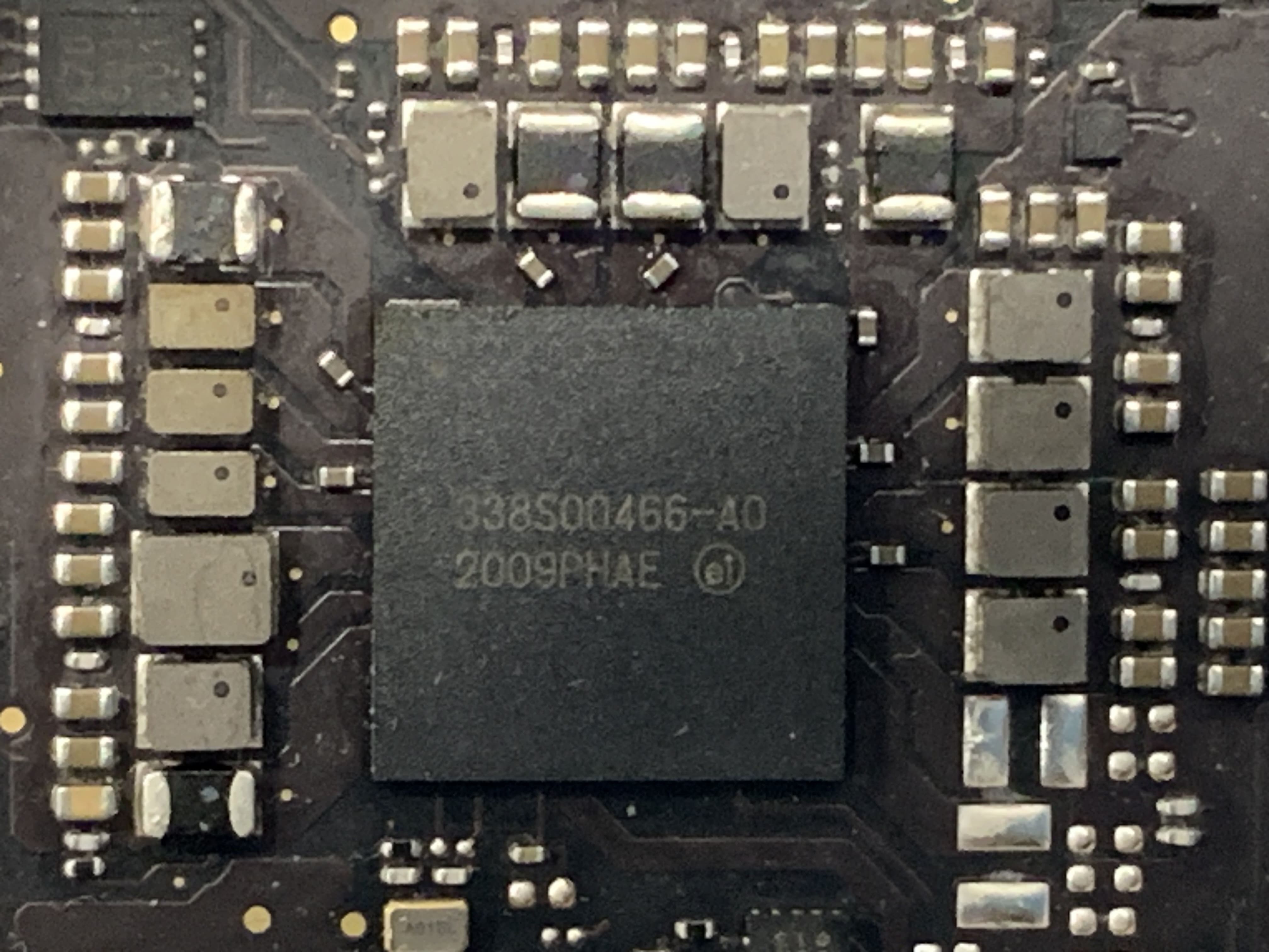 Επισκευή πλακέτας MacBook Pro 13 ιντσών, 2020